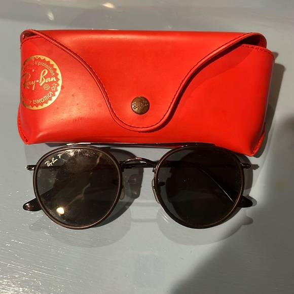 Ray bans with case - Picture 1 of 1